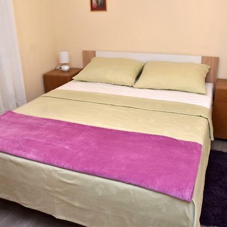 Apartments Oresic Vir Εξωτερικό φωτογραφία