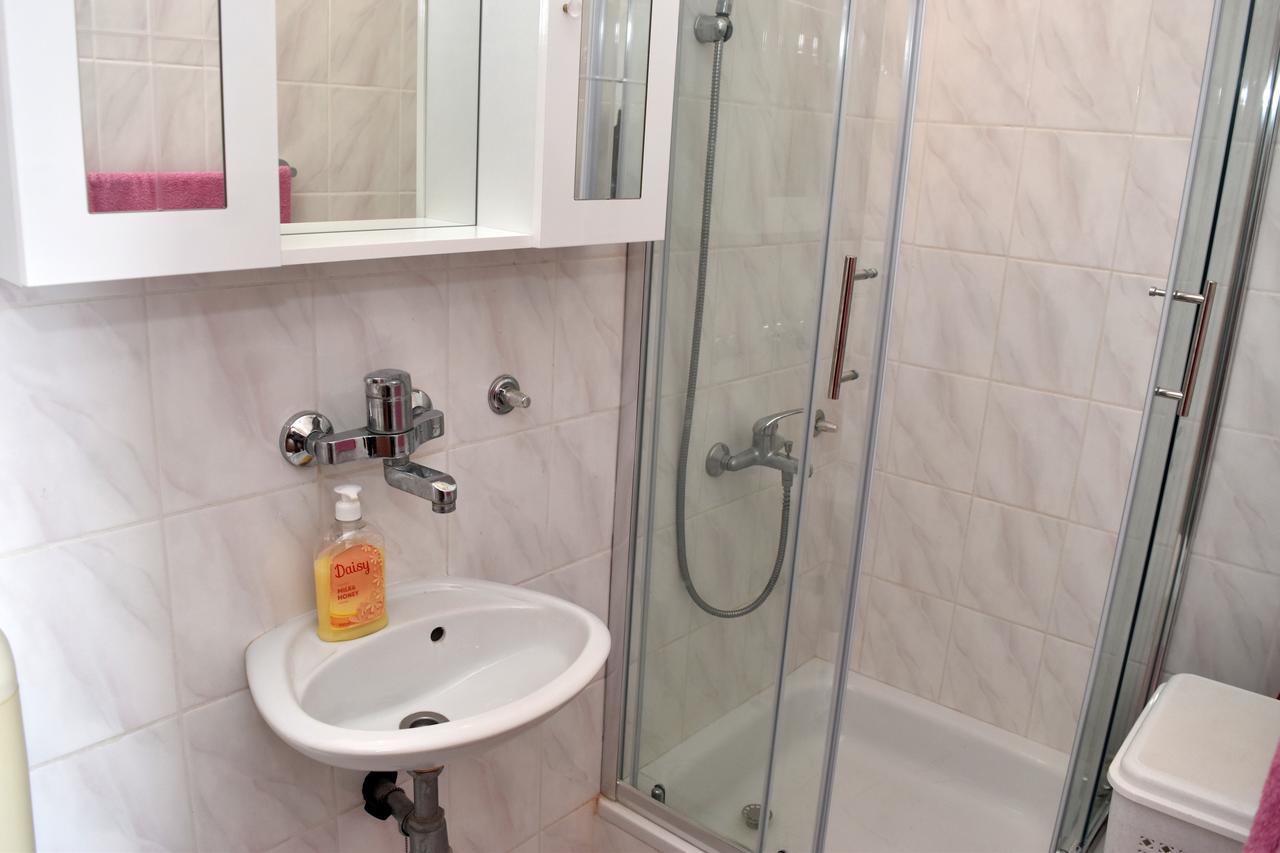Apartments Oresic Vir Εξωτερικό φωτογραφία