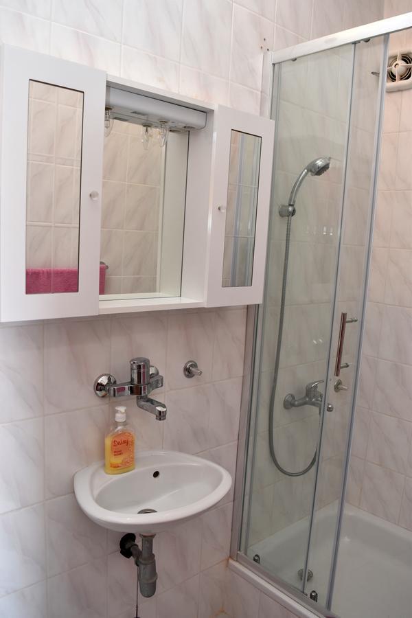 Apartments Oresic Vir Εξωτερικό φωτογραφία