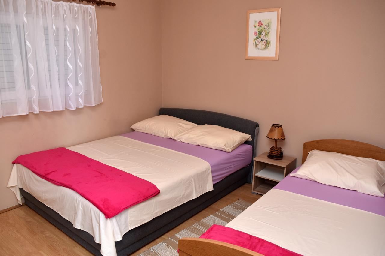 Apartments Oresic Vir Εξωτερικό φωτογραφία