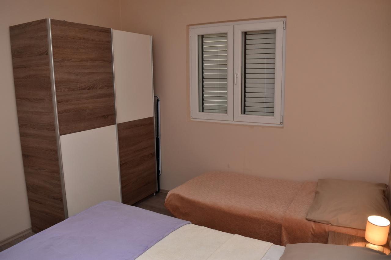 Apartments Oresic Vir Εξωτερικό φωτογραφία
