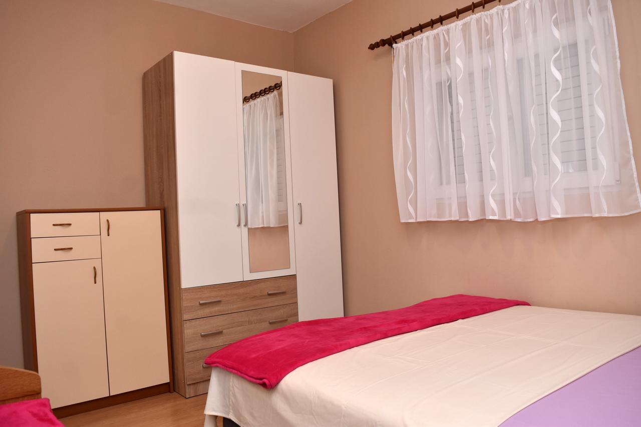 Apartments Oresic Vir Εξωτερικό φωτογραφία