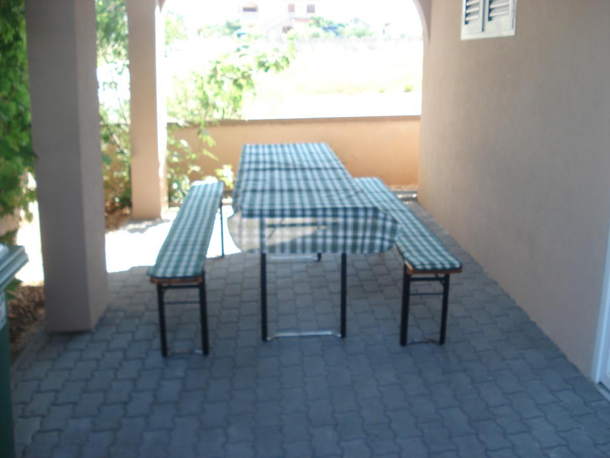 Apartments Oresic Vir Εξωτερικό φωτογραφία